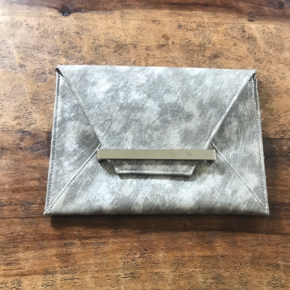 SILVER ENVELOPE CLUTCH